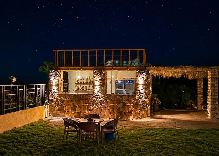 Resort House Camp *