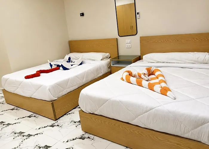 Resort House Camp *